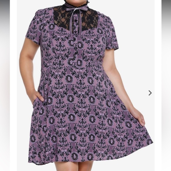 Her Universe Disney The Haunted Mansion Madame Leota Dress Plus Size Halloween - Picture 4 of 6